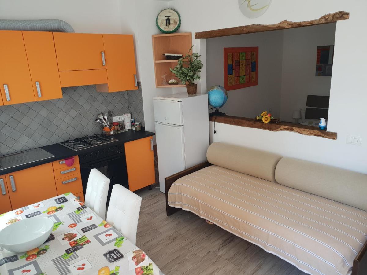 Casa Vacanze L'Agrifoglio Bed and Breakfast Magliolo Eksteriør billede