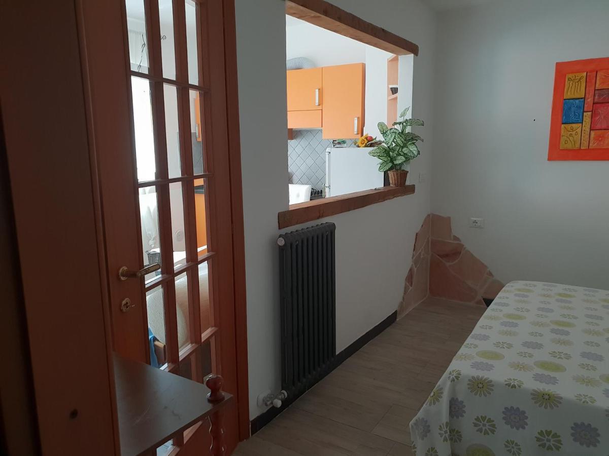 Casa Vacanze L'Agrifoglio Bed and Breakfast Magliolo Eksteriør billede
