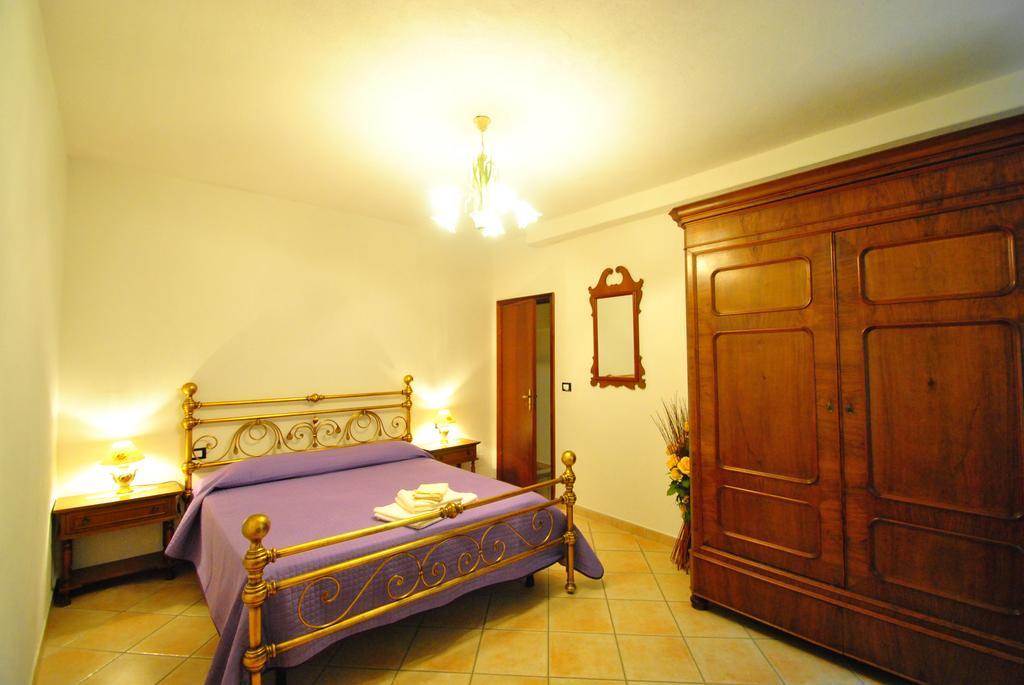 Casa Vacanze L'Agrifoglio Bed and Breakfast Magliolo Værelse billede