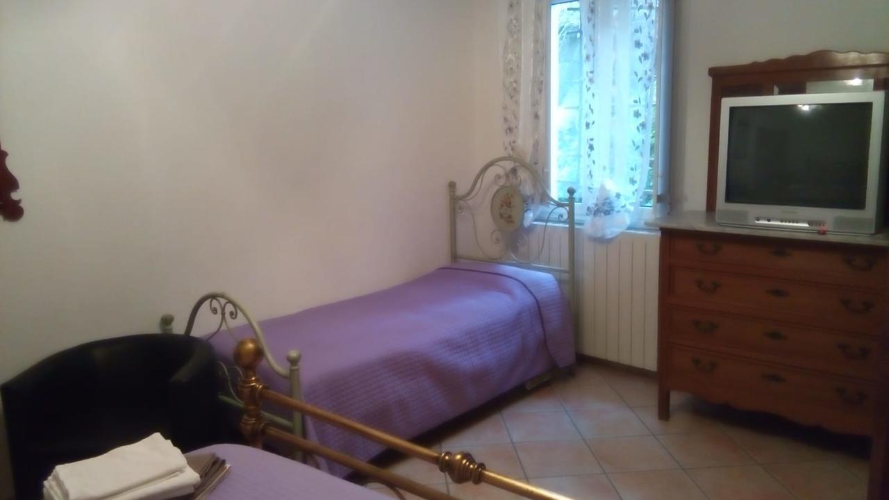 Casa Vacanze L'Agrifoglio Bed and Breakfast Magliolo Eksteriør billede