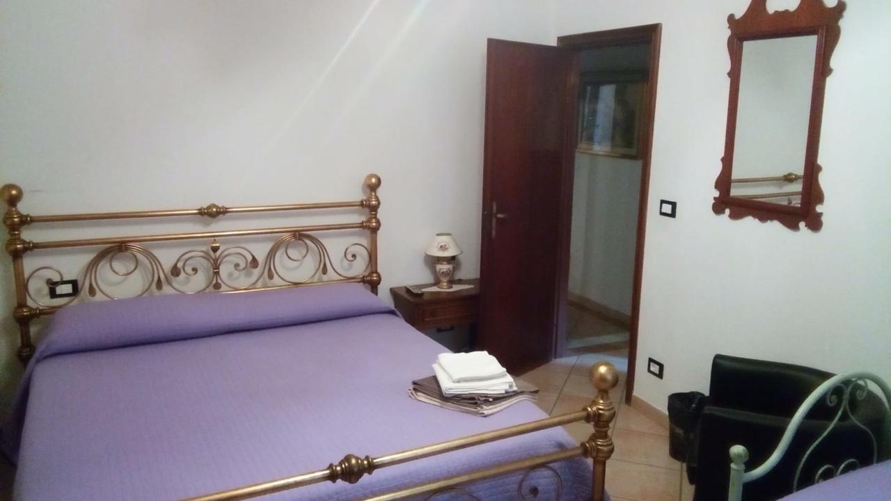 Casa Vacanze L'Agrifoglio Bed and Breakfast Magliolo Eksteriør billede