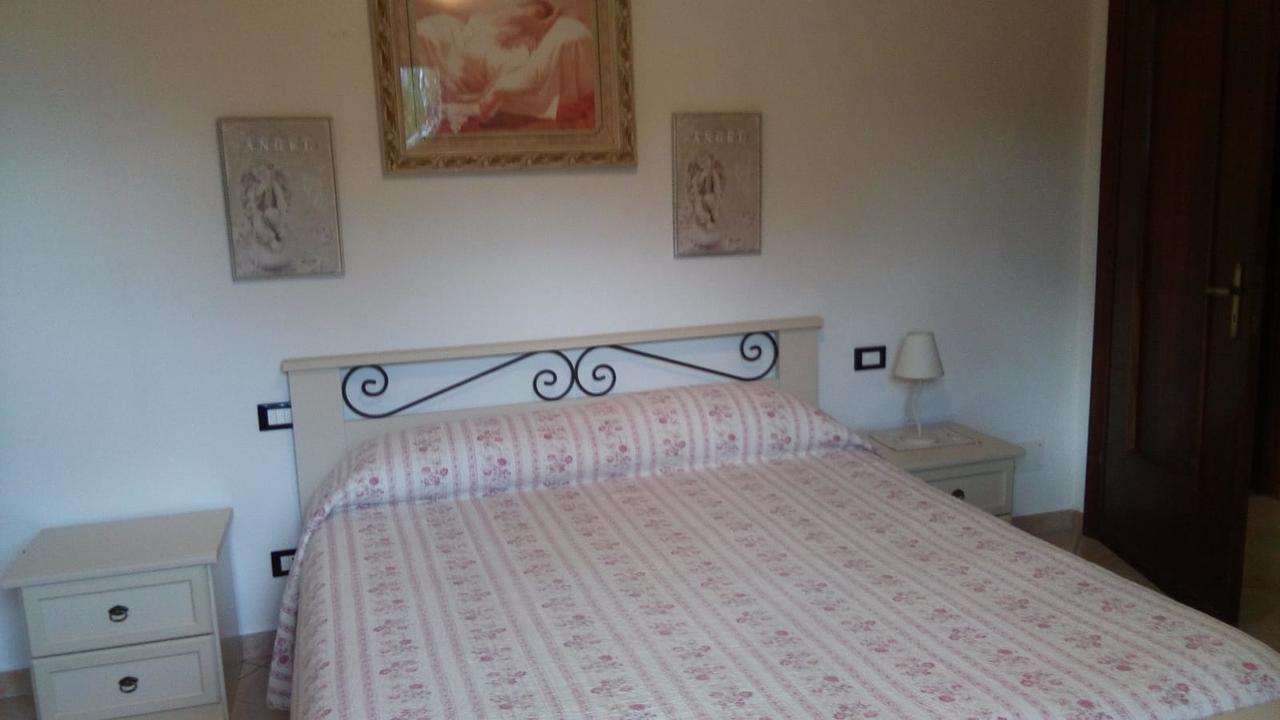 Casa Vacanze L'Agrifoglio Bed and Breakfast Magliolo Eksteriør billede