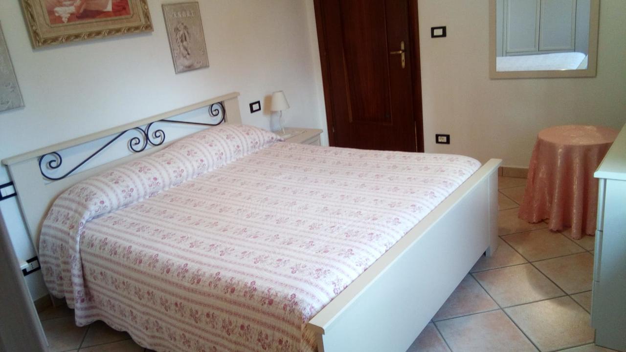 Casa Vacanze L'Agrifoglio Bed and Breakfast Magliolo Eksteriør billede